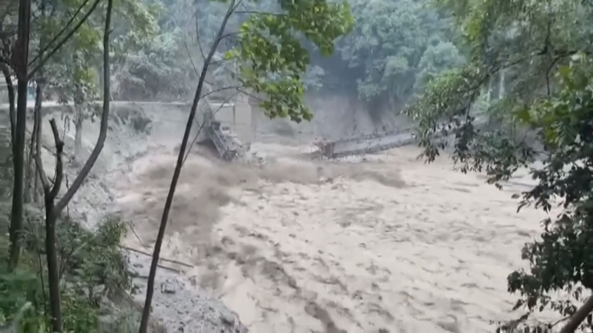 印度錫金邦山洪暴發 增至最少14死逾百人失蹤