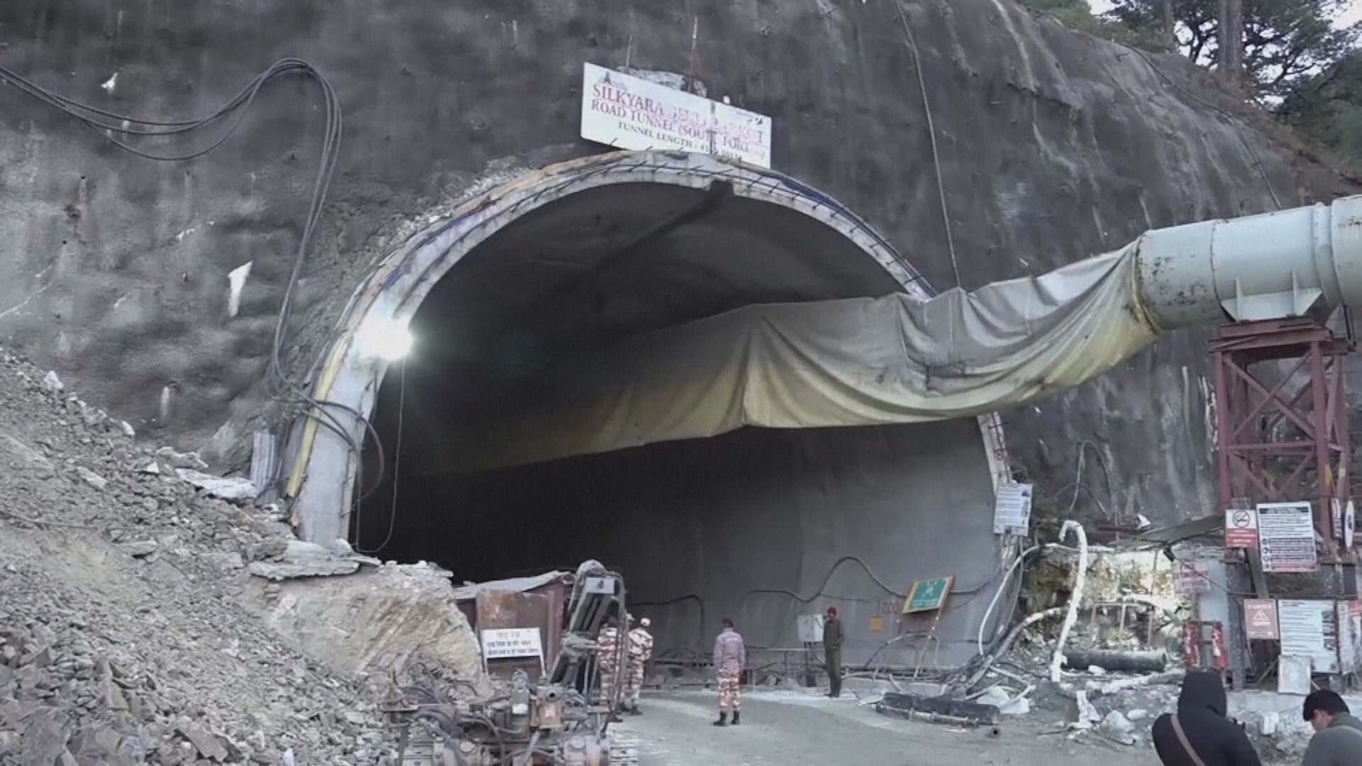 印度北部興建中隧道倒塌 40名被困工人情況安全