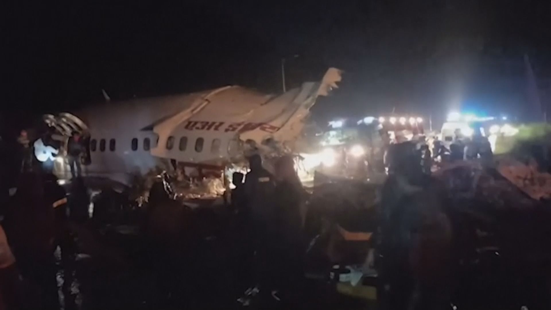 印度撤僑客機衝出跑道墜毀多人死傷