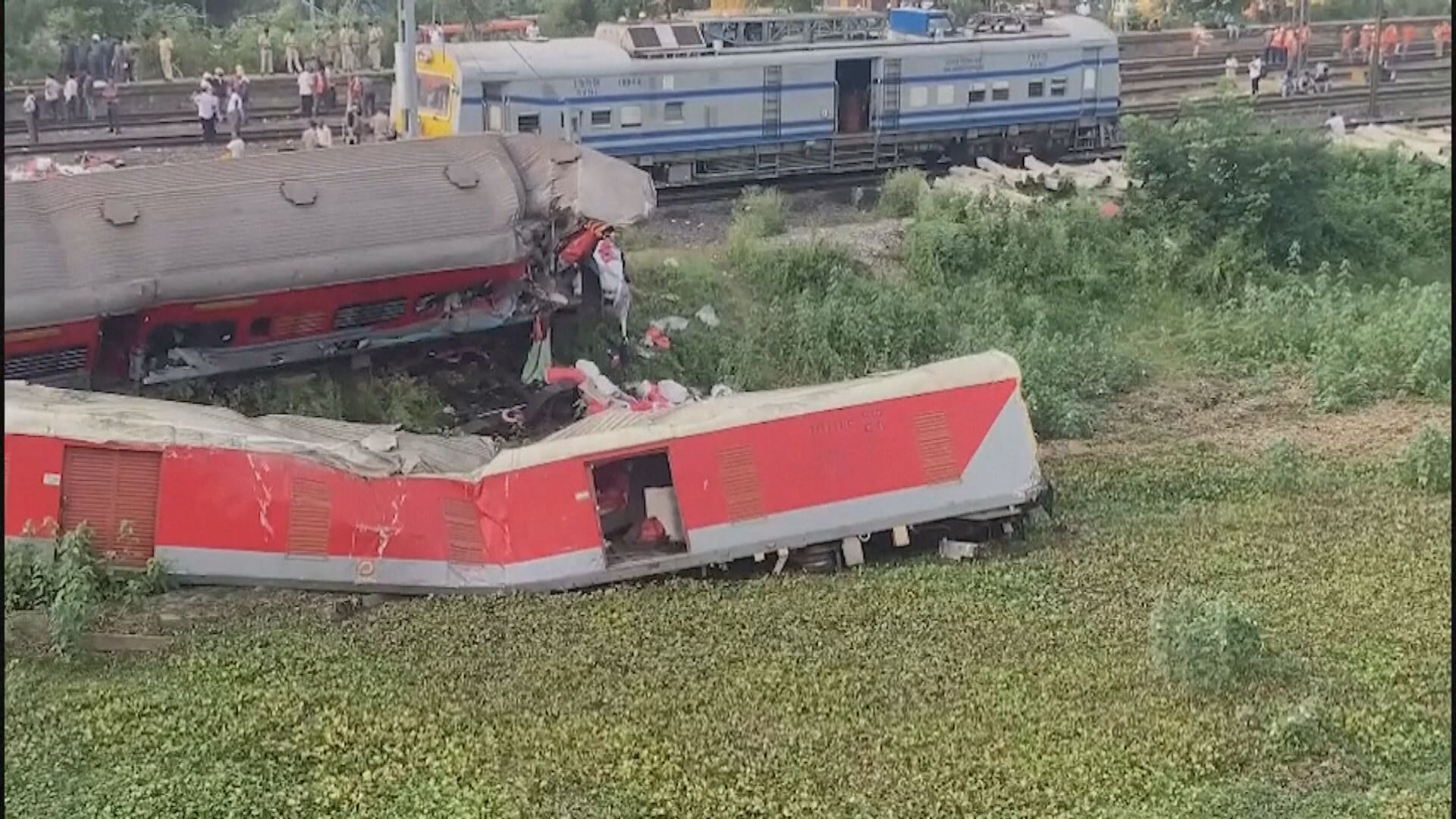 印度列車相撞事故 死亡人數下調至最少275人