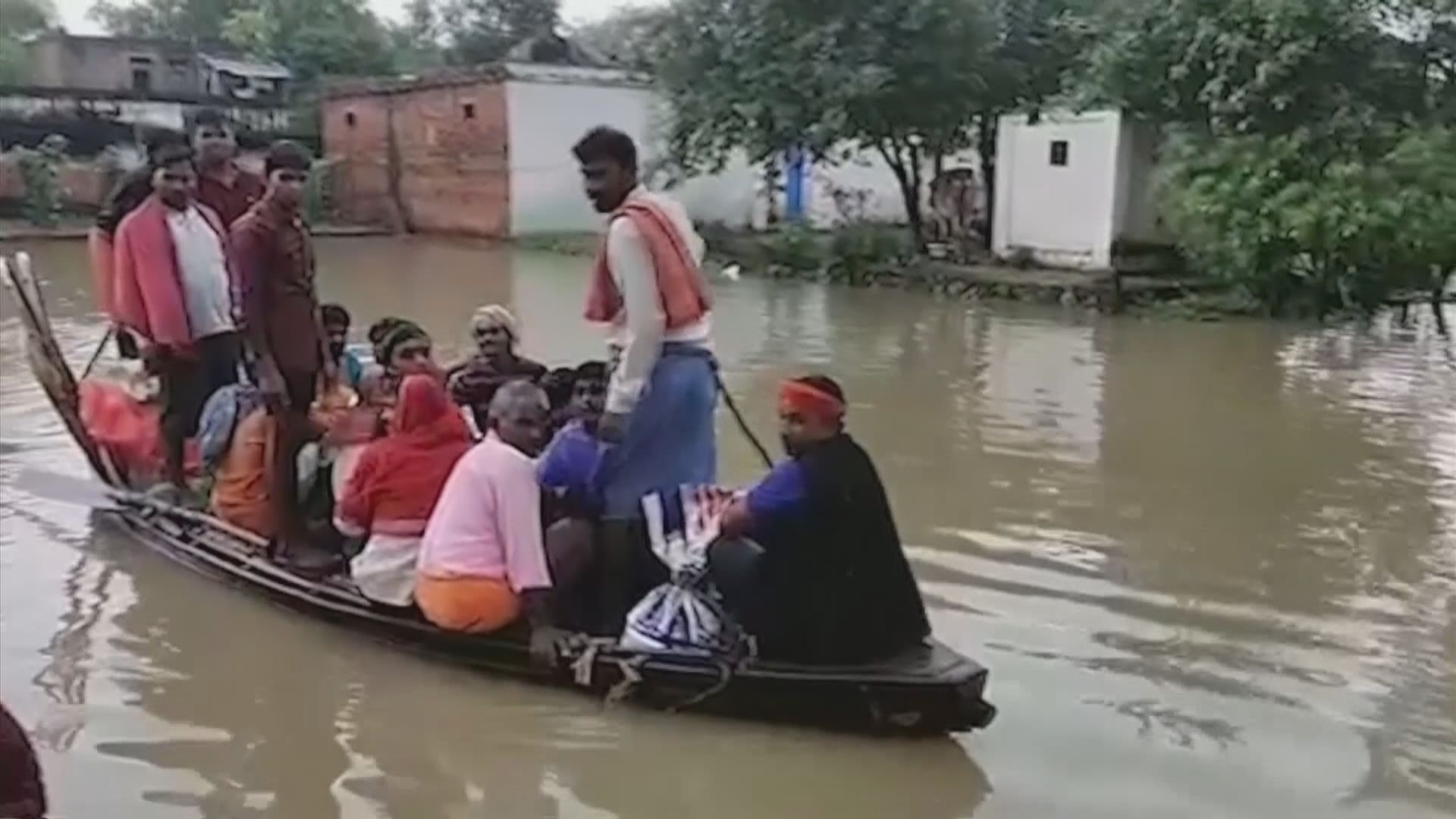 印度北方邦暴雨成災50萬人受影響