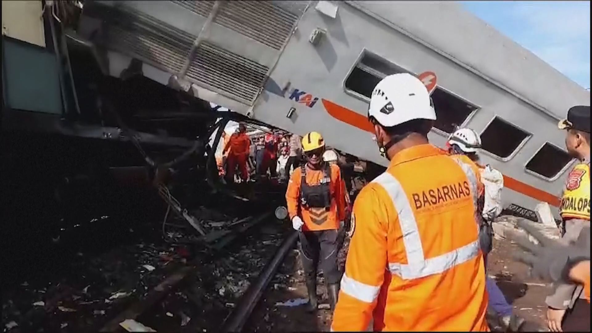 印尼萬隆列車相撞致最少三人死亡