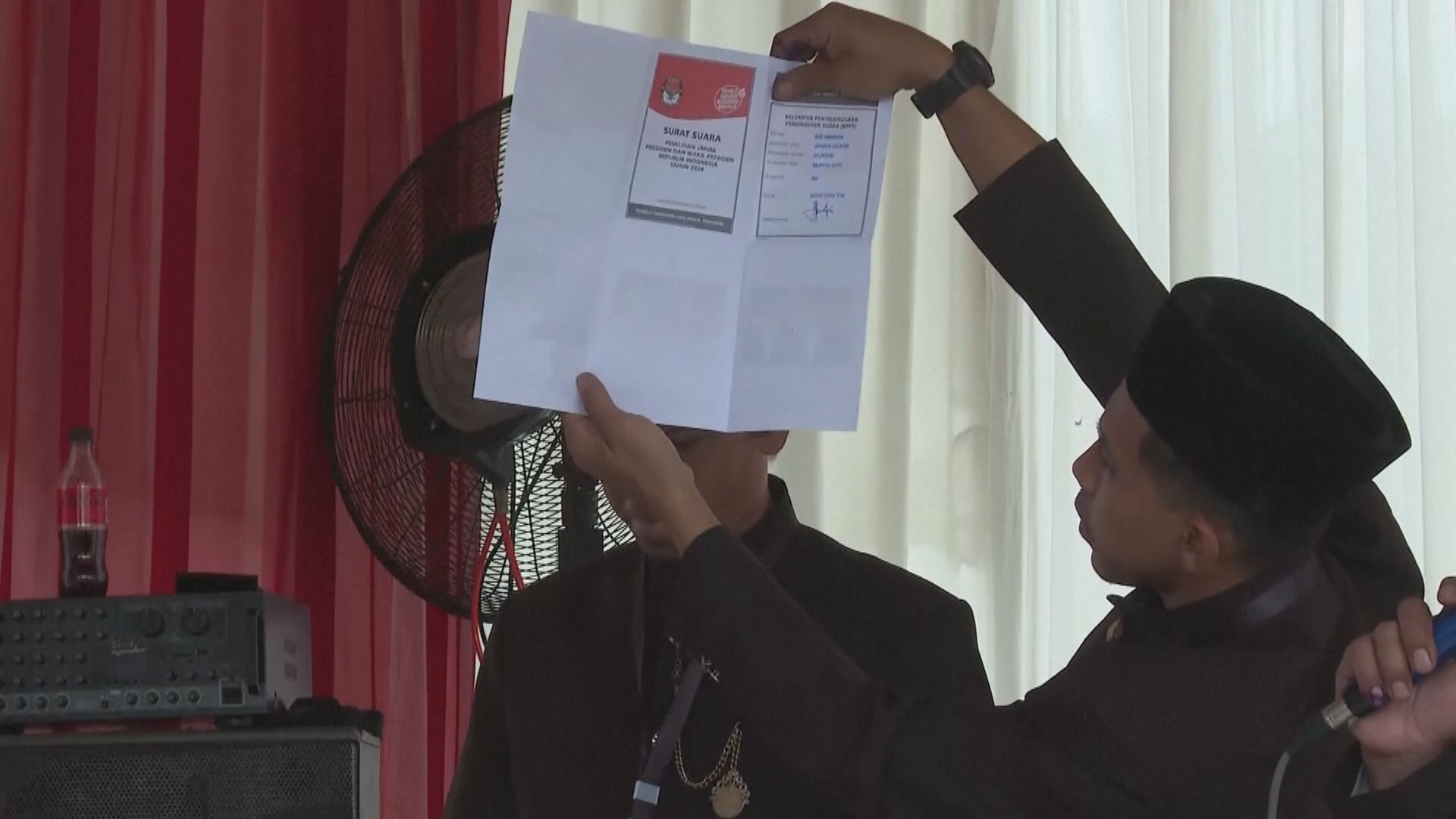 印尼大選點票持續 初步票站調查普拉博沃領先當選總統勝算高