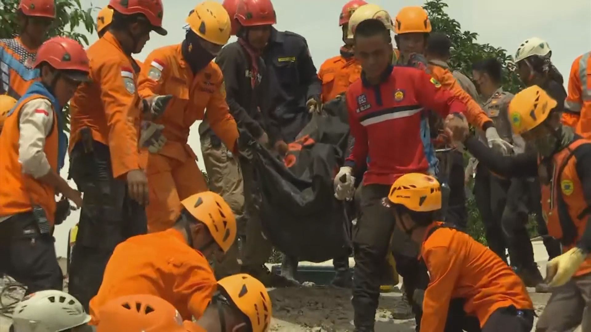 印尼地震逾200人喪生　當局加緊搜索生還者