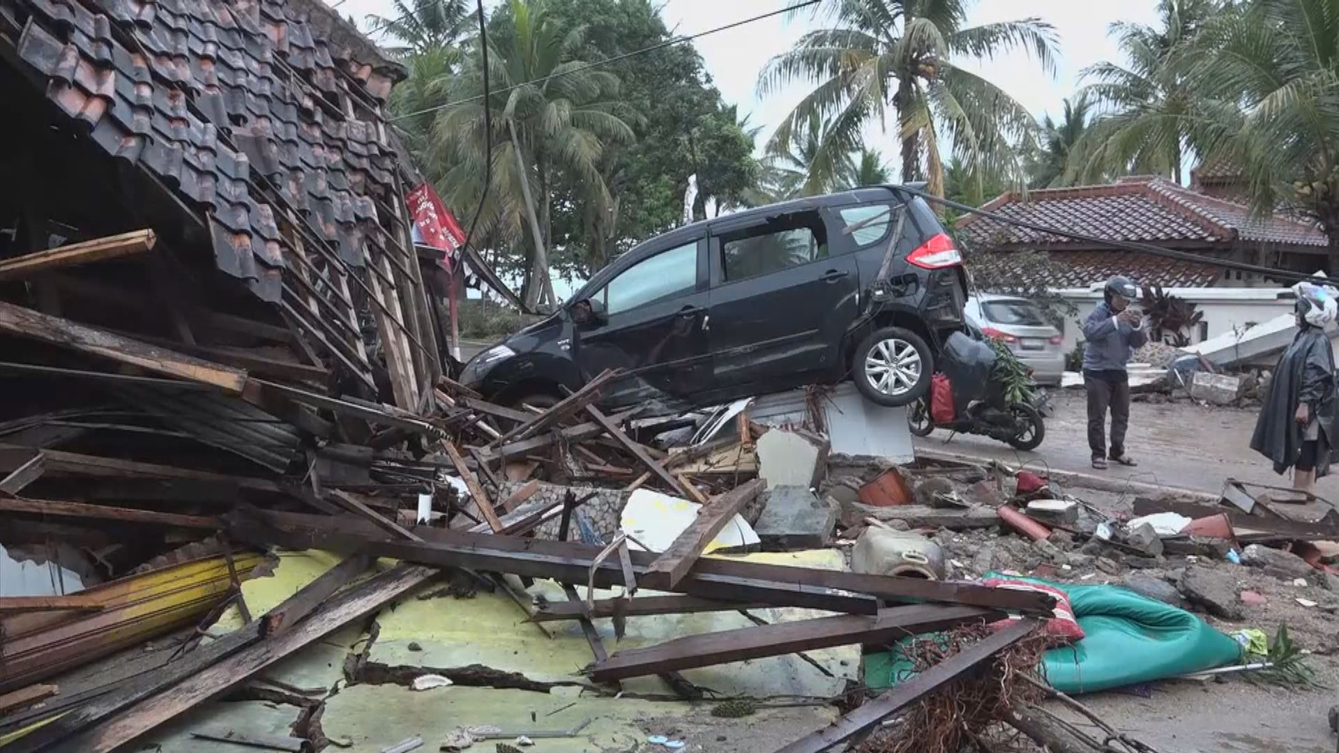 印尼西部海嘯　當局爭取黃金72小時搜救