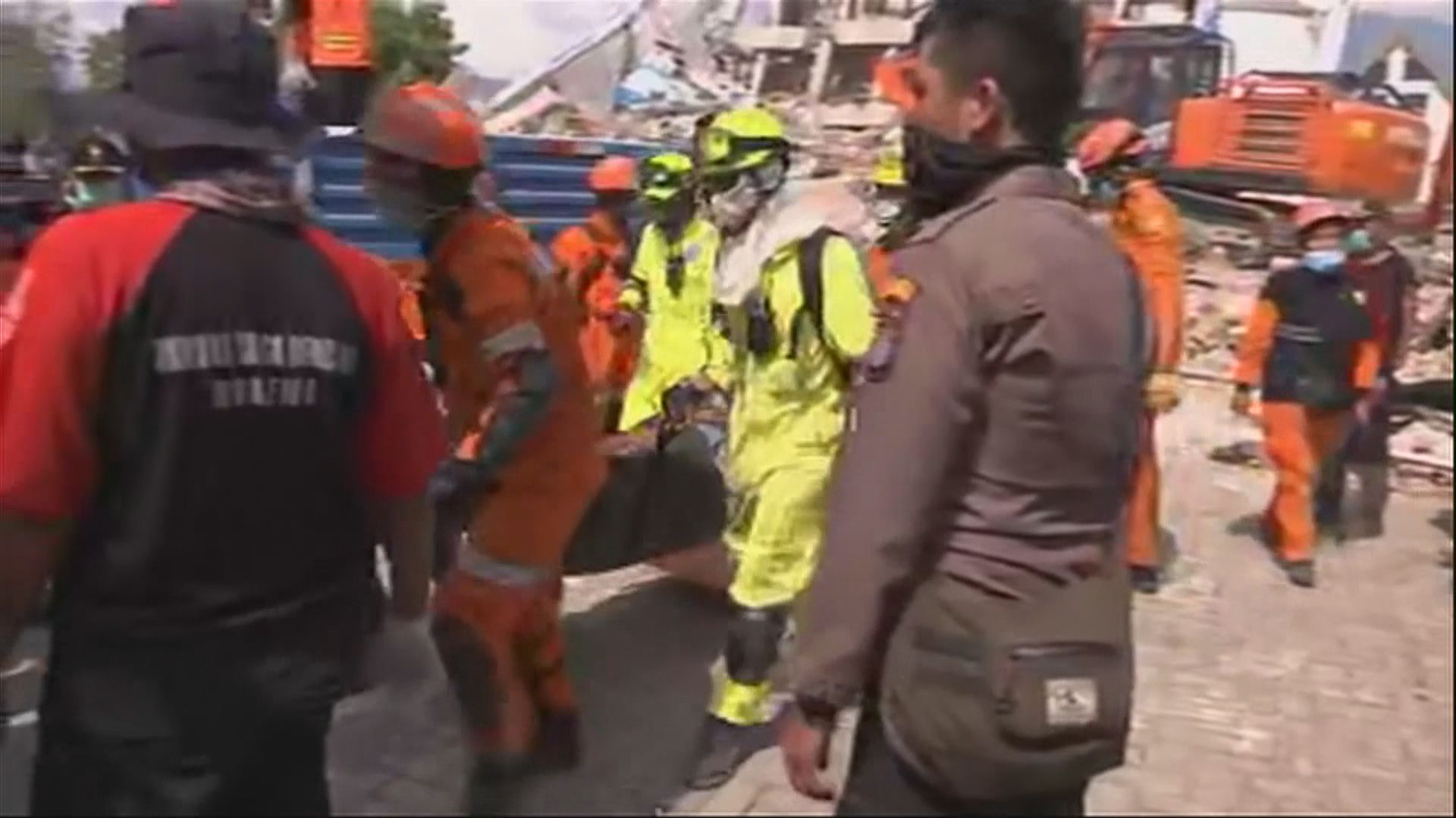 印尼地震　官方死亡人數增至逾一千二百人