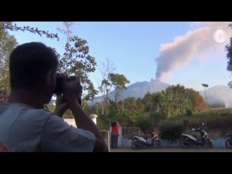印尼拉翁火山爆發　峇里機場關閉