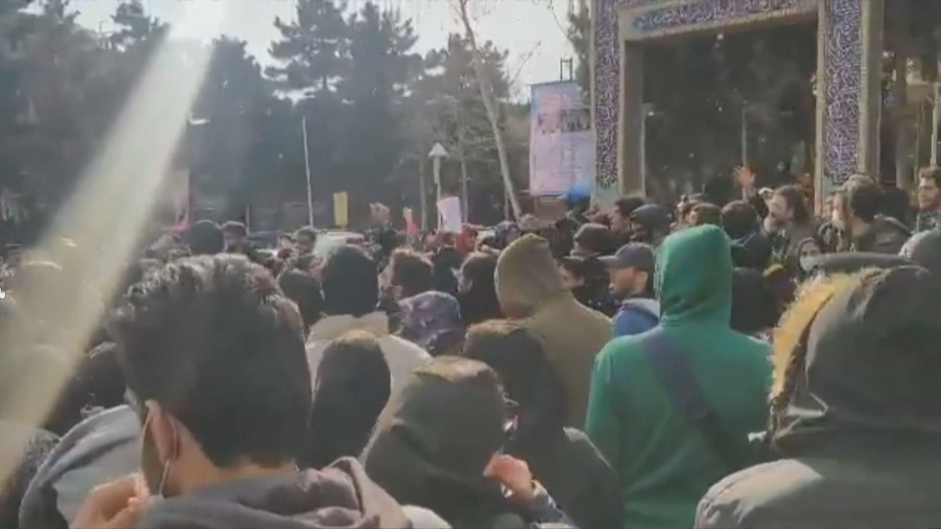 伊朗連續第二天有反政府示威