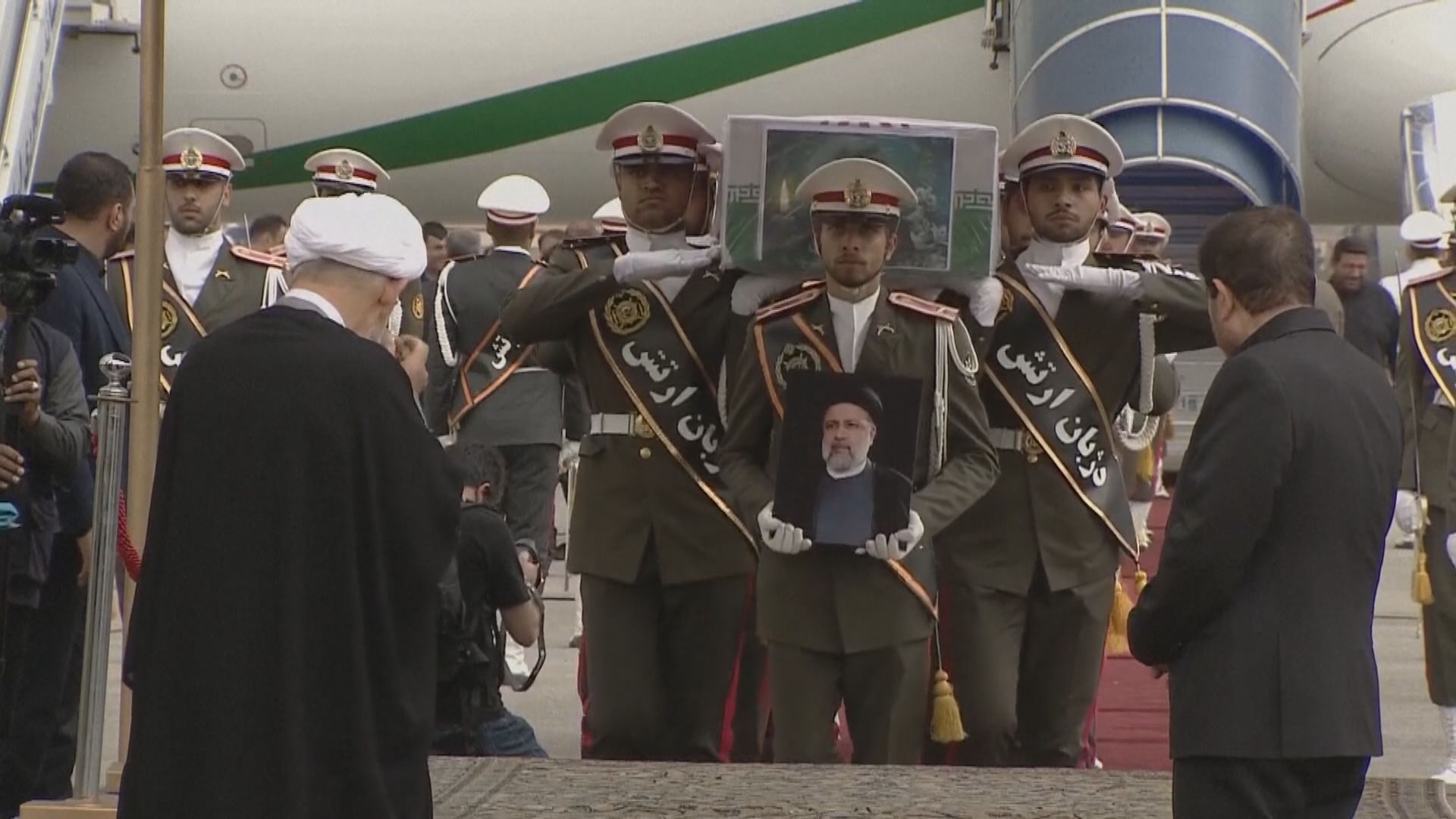 伊朗多地為萊希等人舉行遺體告別儀式