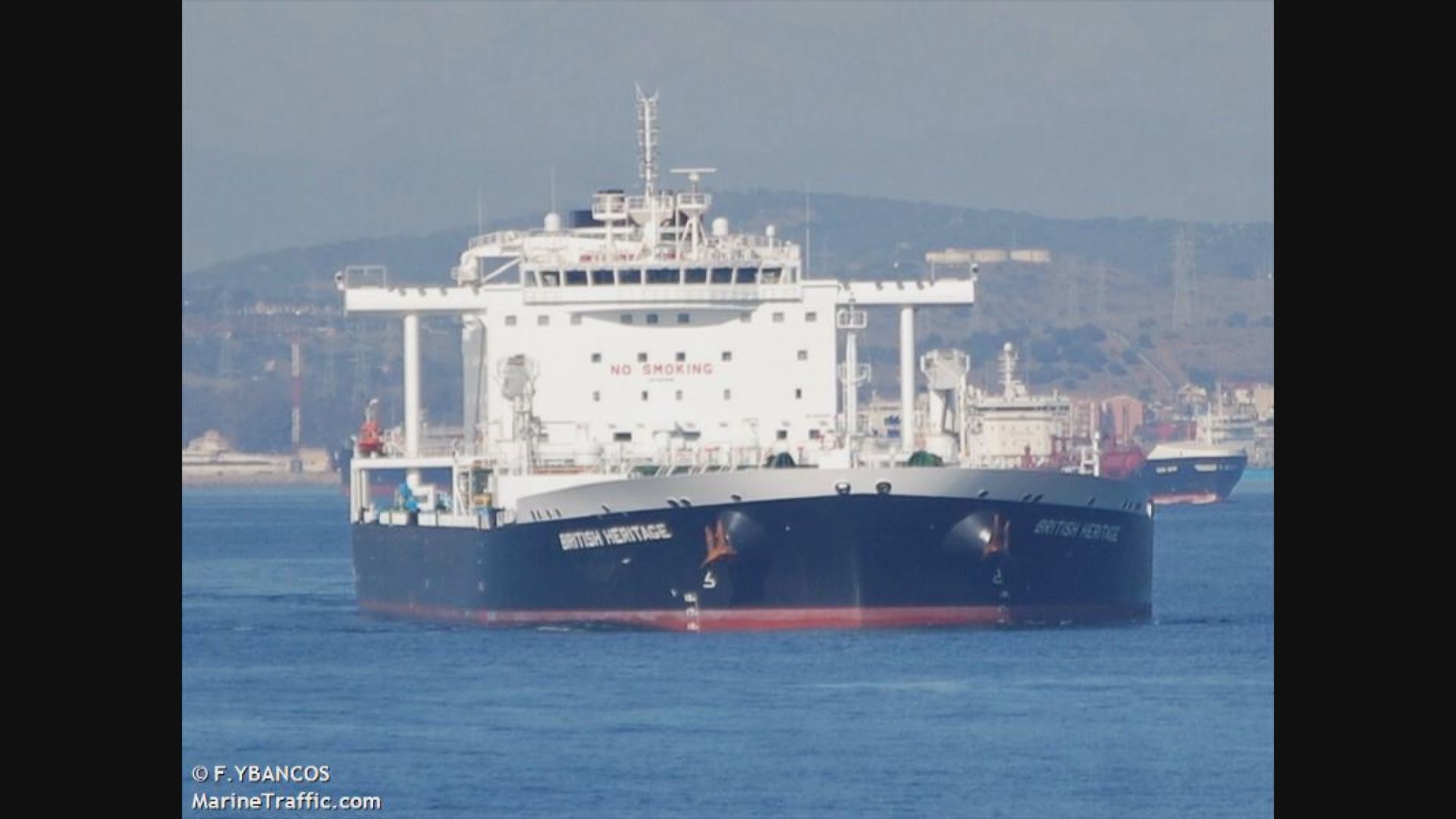 英證伊朗船艇圖阻英運油輪駛經霍爾木茲海峽