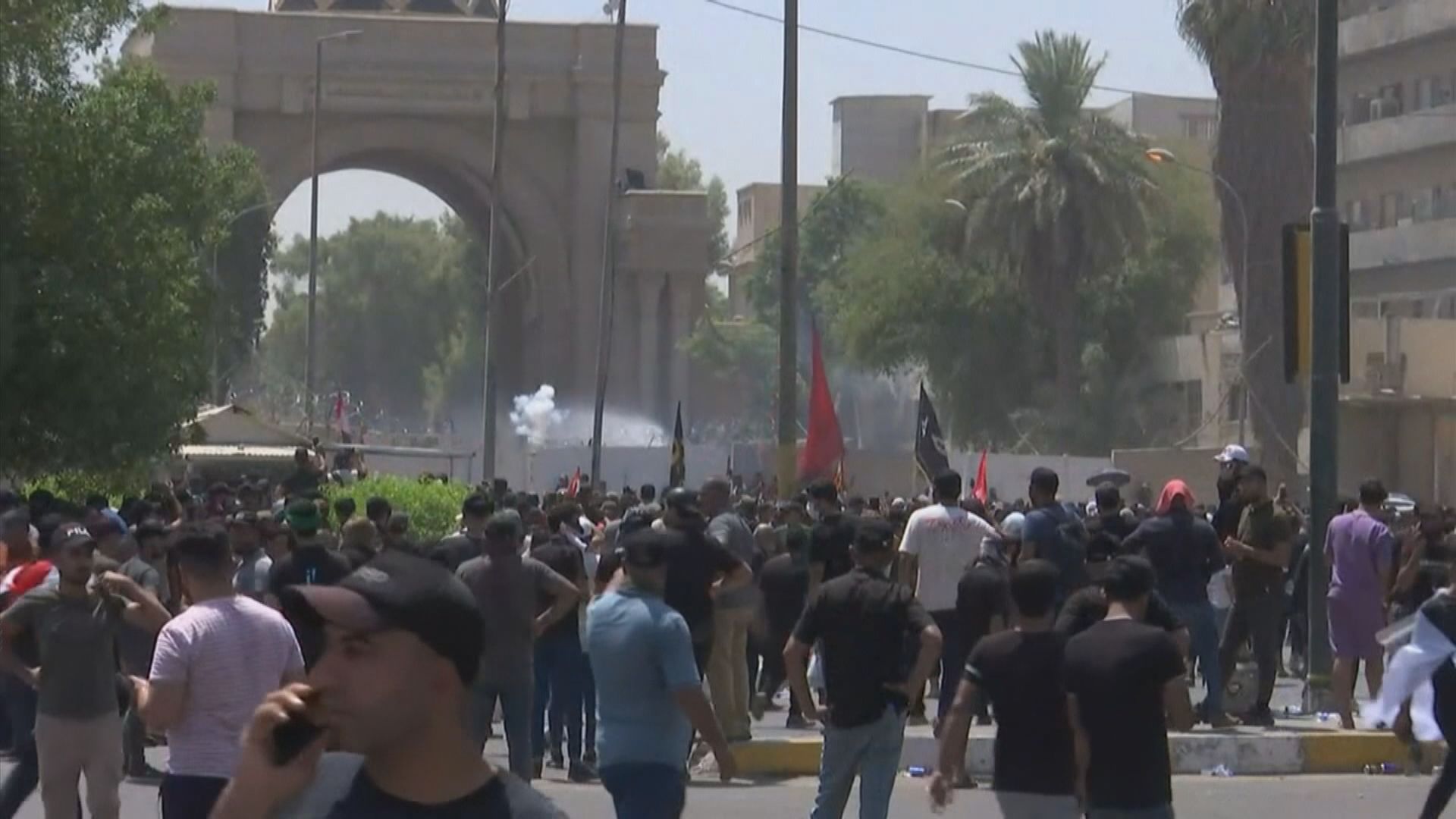 伊拉克示威者再佔領國會　反對親伊朗政黨組建新政府