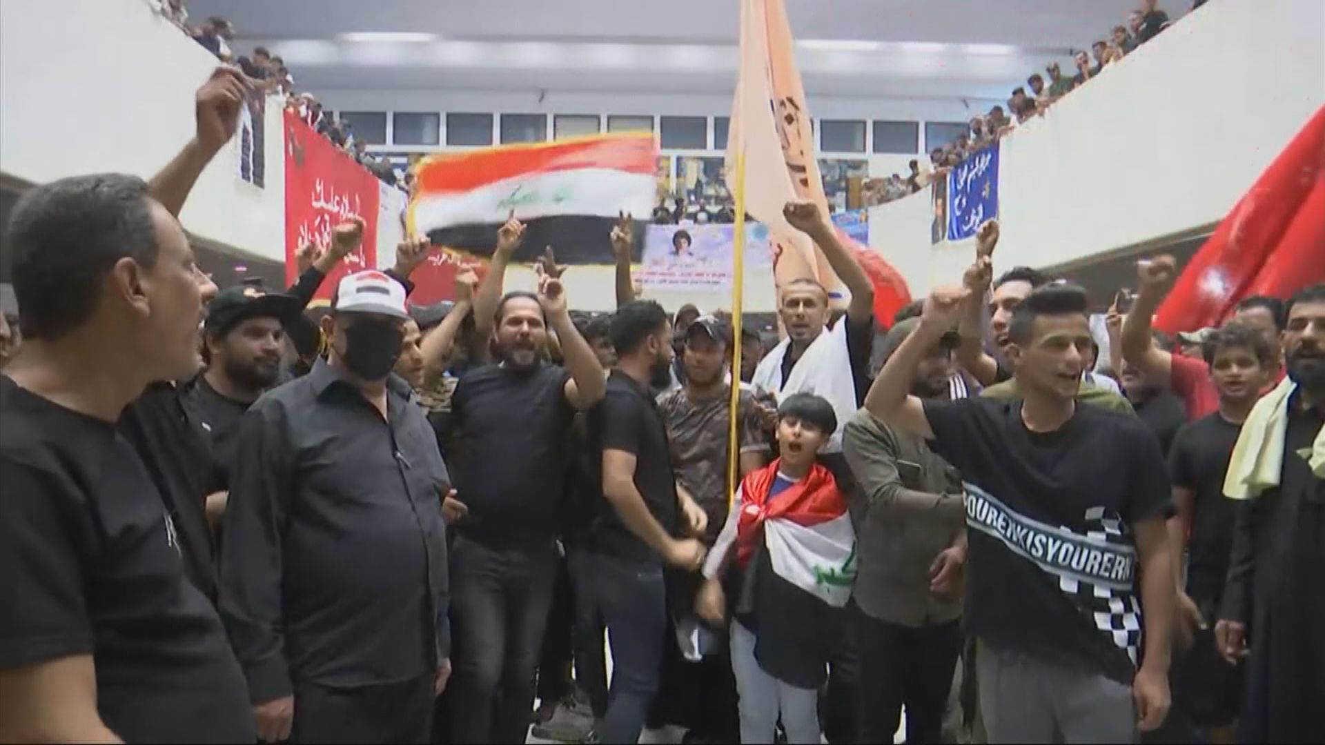 薩德爾支持者連續第三日佔據伊拉克國會大樓