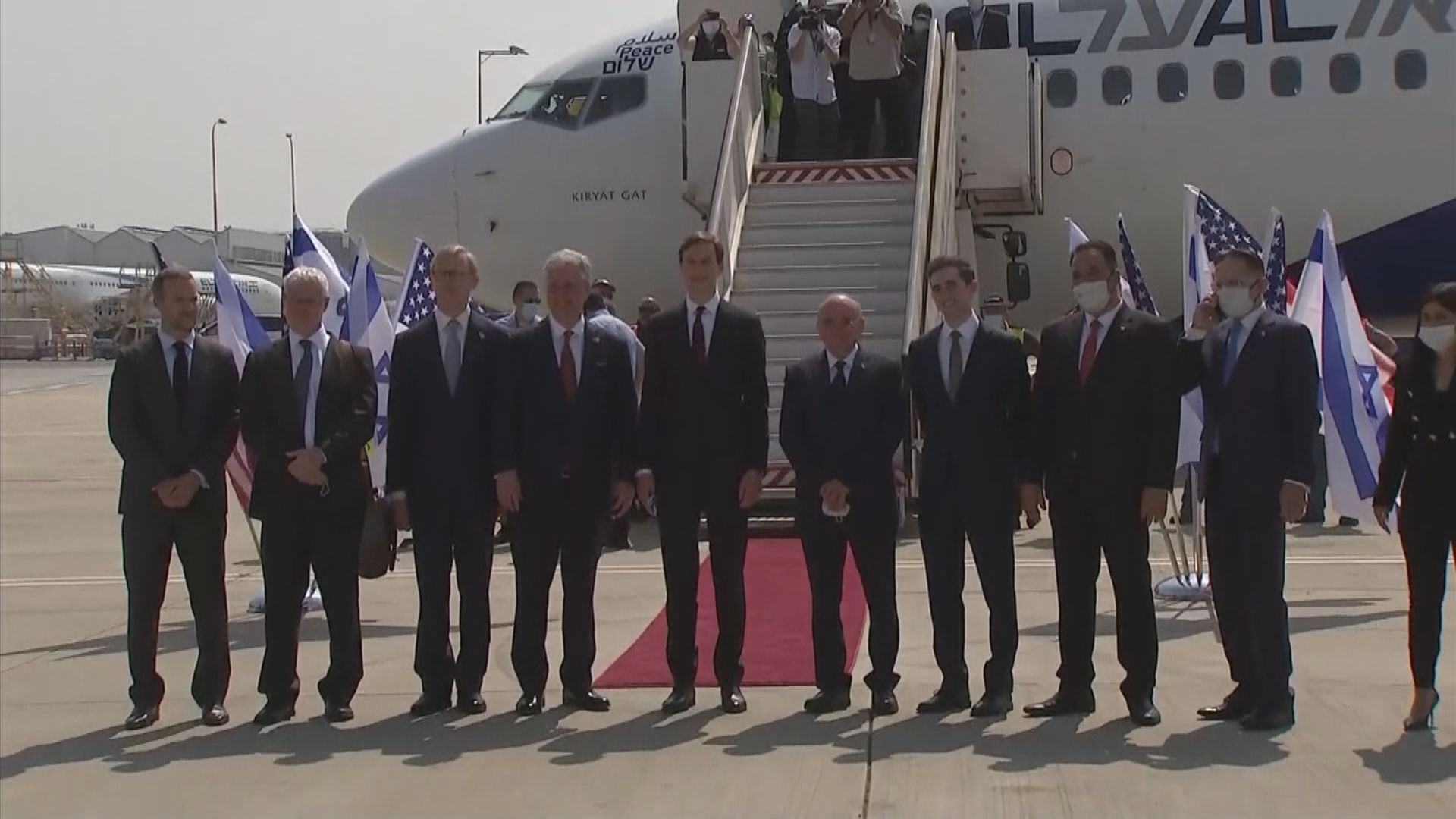 以色列及阿聯酋首班商業航班起飛