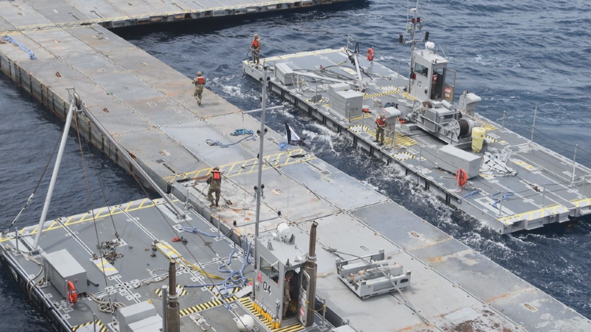 美軍浮動碼頭啟用 助人道物資送往加沙