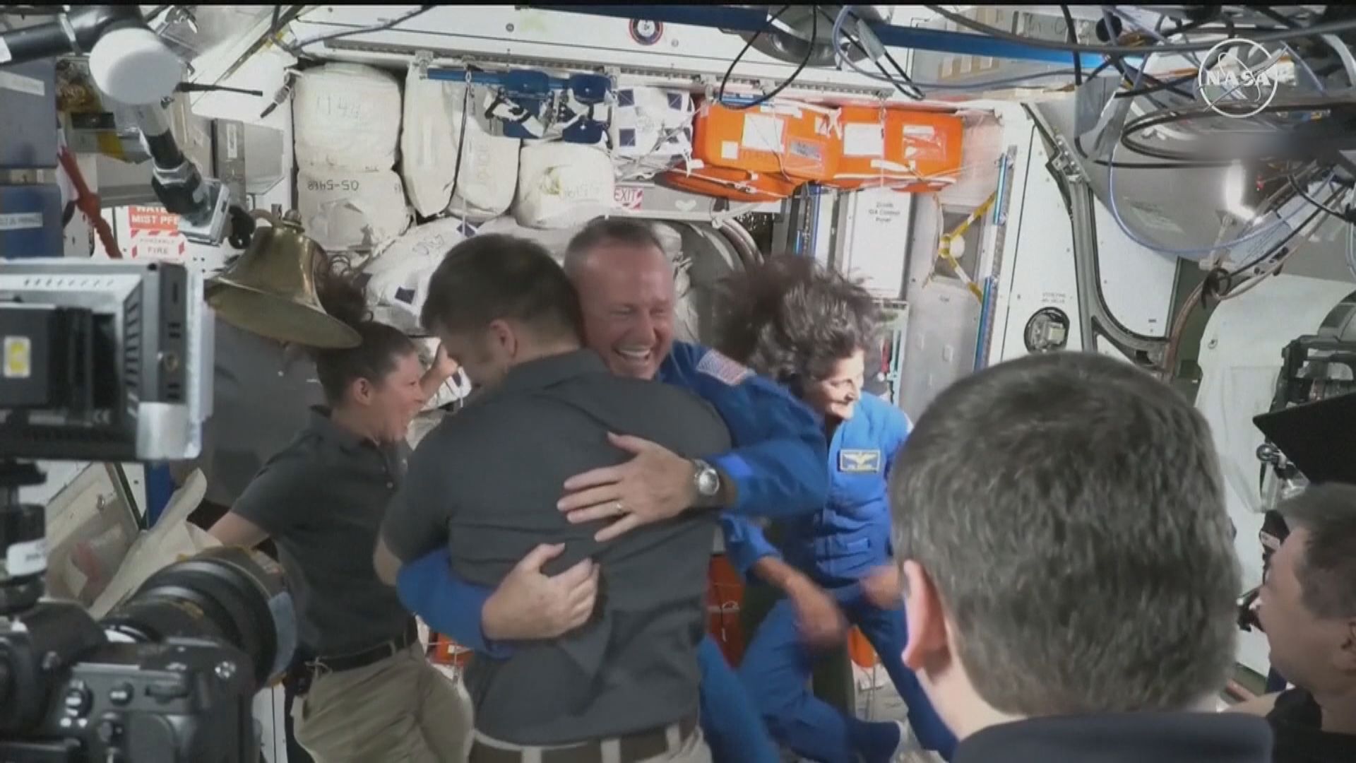 「星際客機」成功與國際太空站對接 將兩名美國太空人送抵太空站
