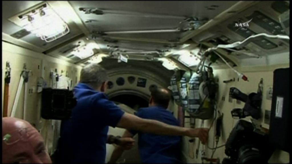 三名太空人抵國際太空站