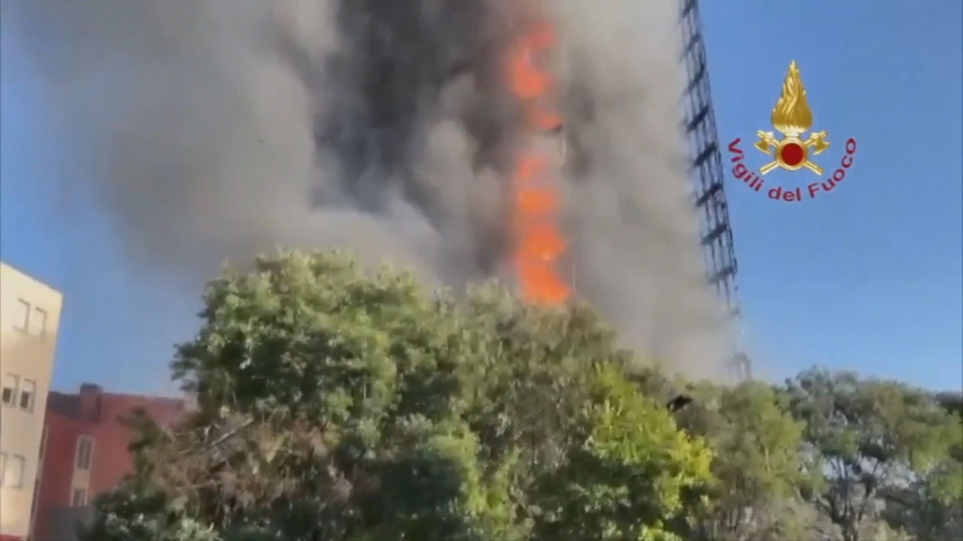 意大利米蘭廿層高住宅大廈大火　暫未有傷亡報告