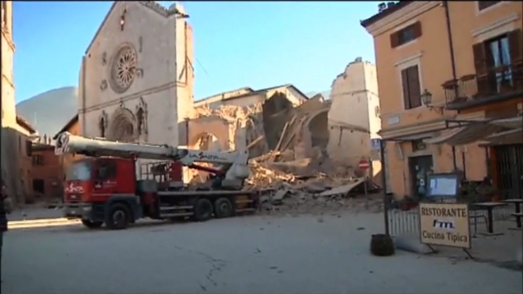 意大利總理承諾重建災區建築物