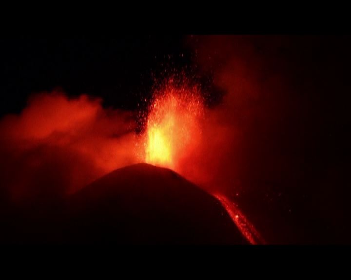 
意大利埃特納火山再度爆發
