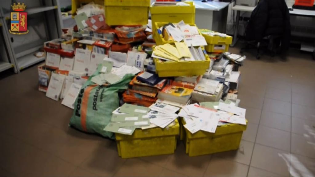 意大利郵差私藏百公斤信件被捕