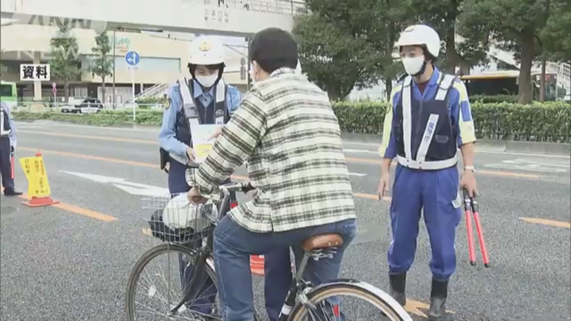 日本11月起禁踩單車用手機等行為　最高監禁三年