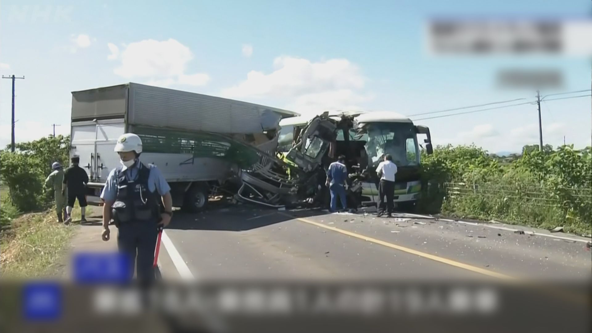 北海道巴士與貨車相撞 至少15人受傷