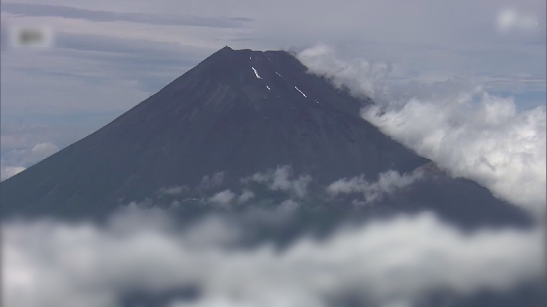 日本靜岡縣擬向富士山登山者徵收管理費