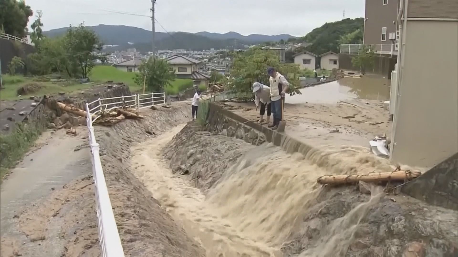 日本持續暴雨多處山泥傾瀉　400萬人疏散