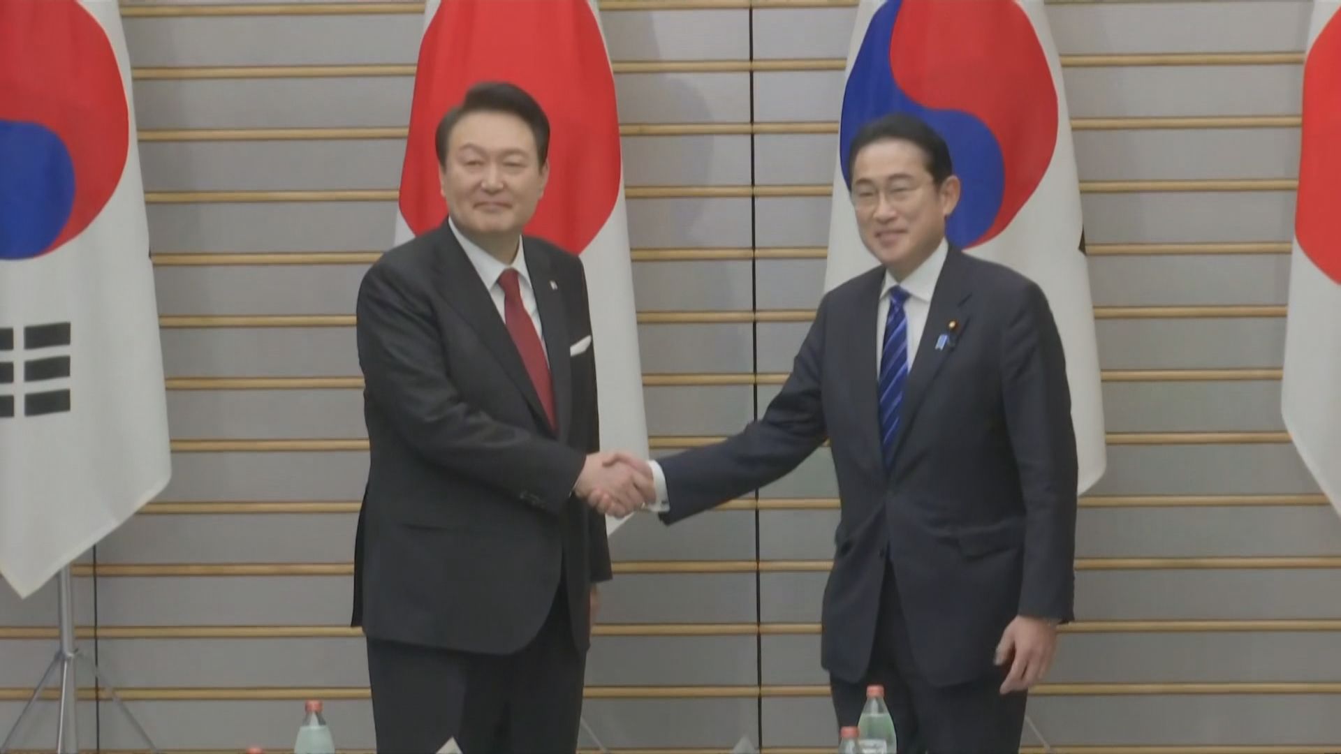 日韓首腦會晤　將早日重啟安保對話