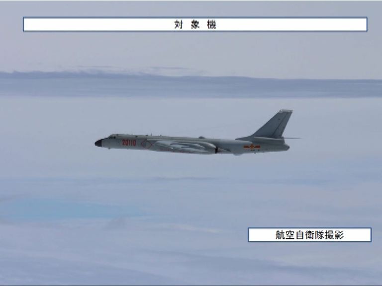 解放軍新戰機越宮古海峽　日戰機升空攔截