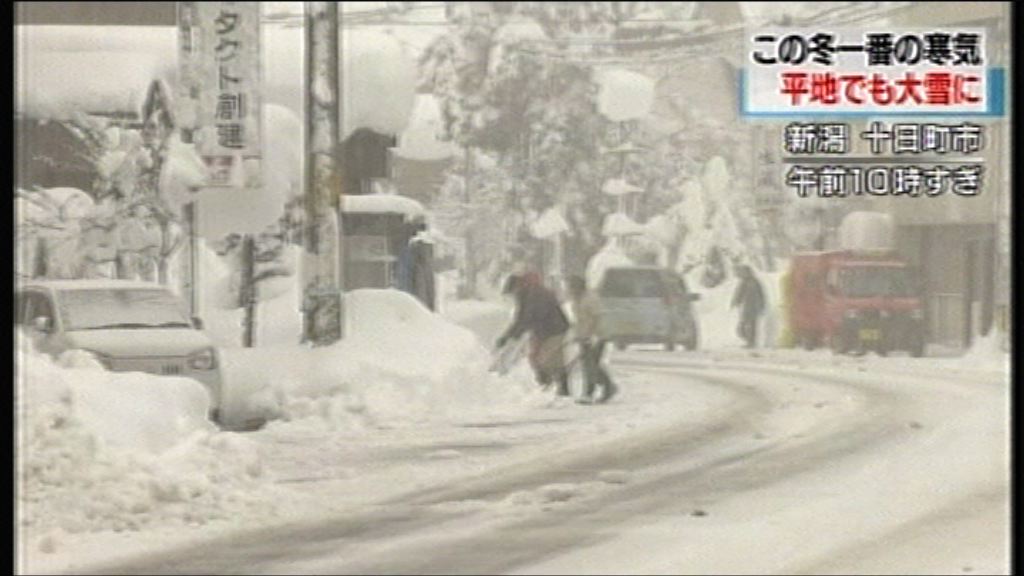 日本續受大風雪影響　陸空交通受阻