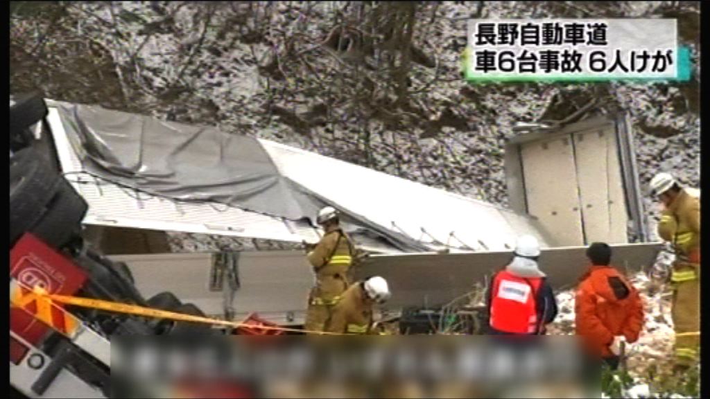 日本北部等地暴風雪引發交通意外