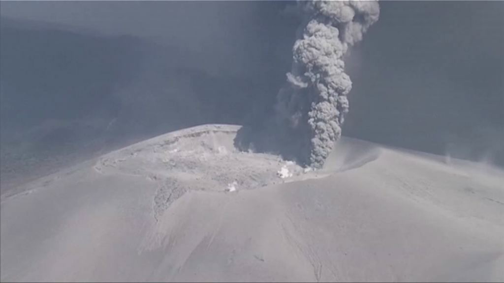 日本新燃岳火山連續第二天噴發