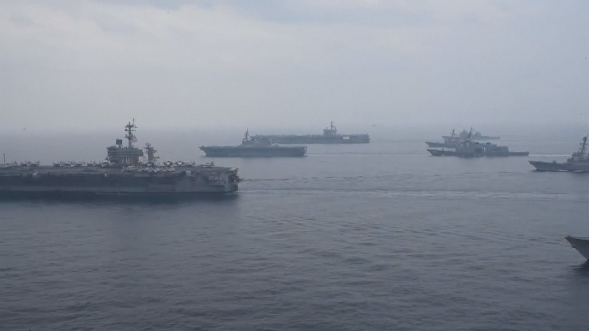 美軍航母與日護衛艦於沖繩附近海域聯合演習