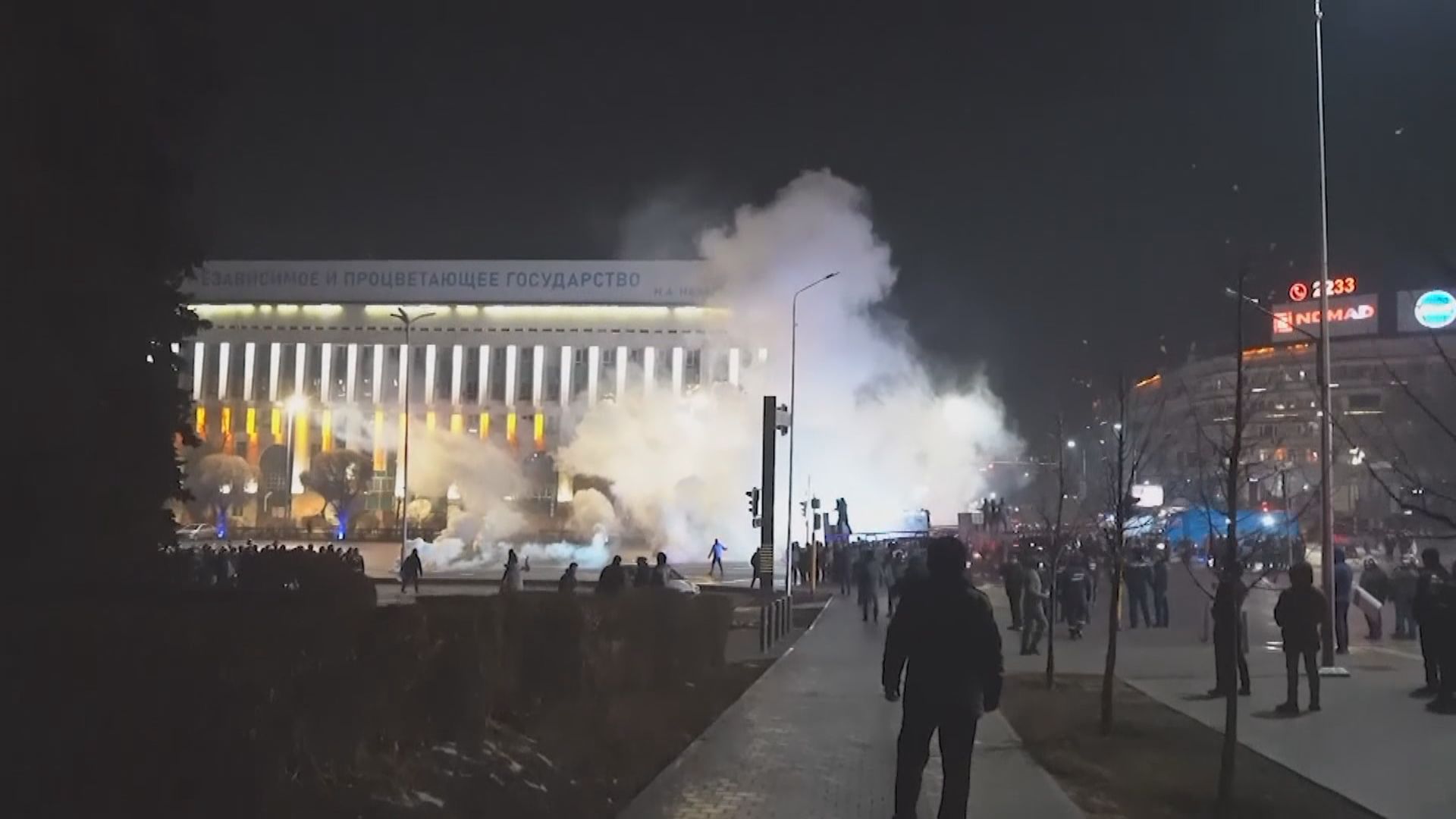 哈薩克阿拉木圖示威者衝入政府大樓
