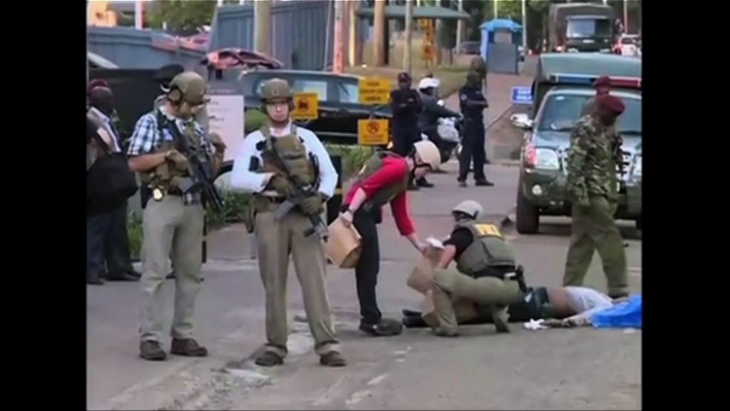 男子闖美國駐肯尼亞大使館刀傷警員後被擊斃