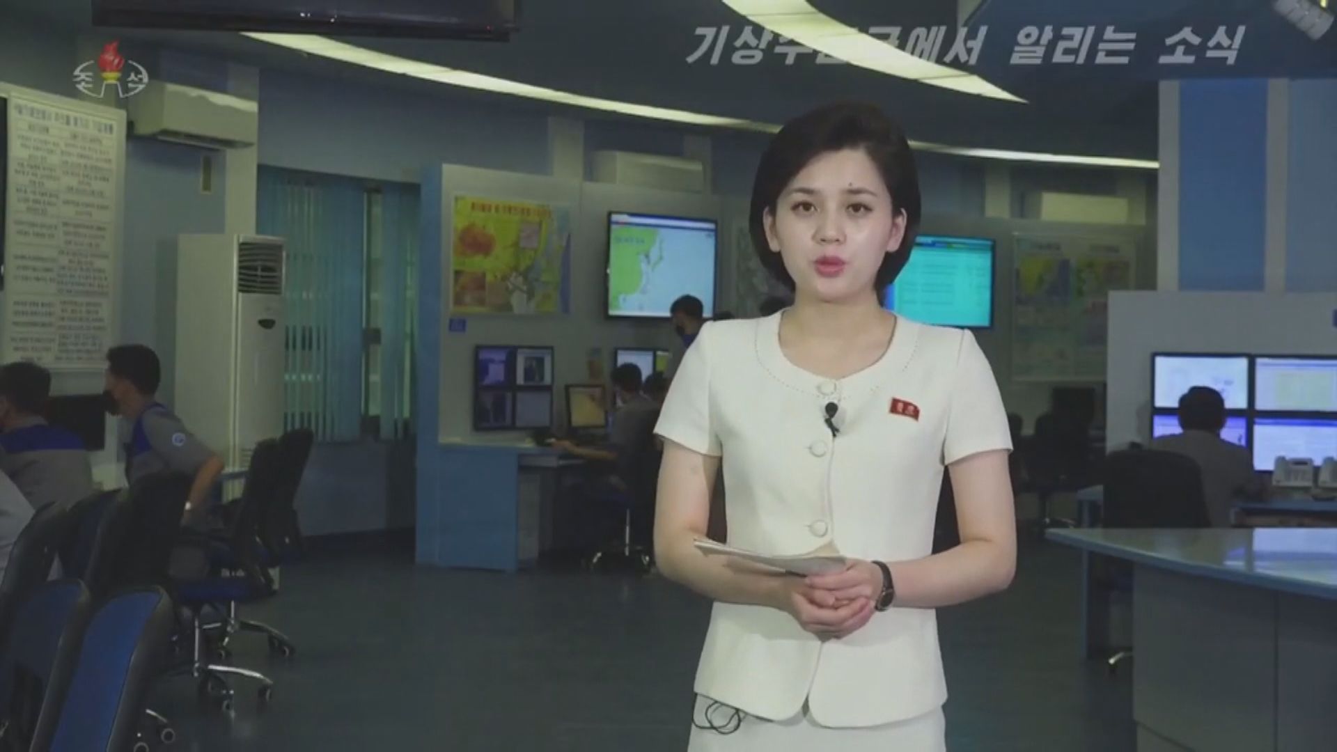 北韓電視台罕有在節目間插播風暴消息