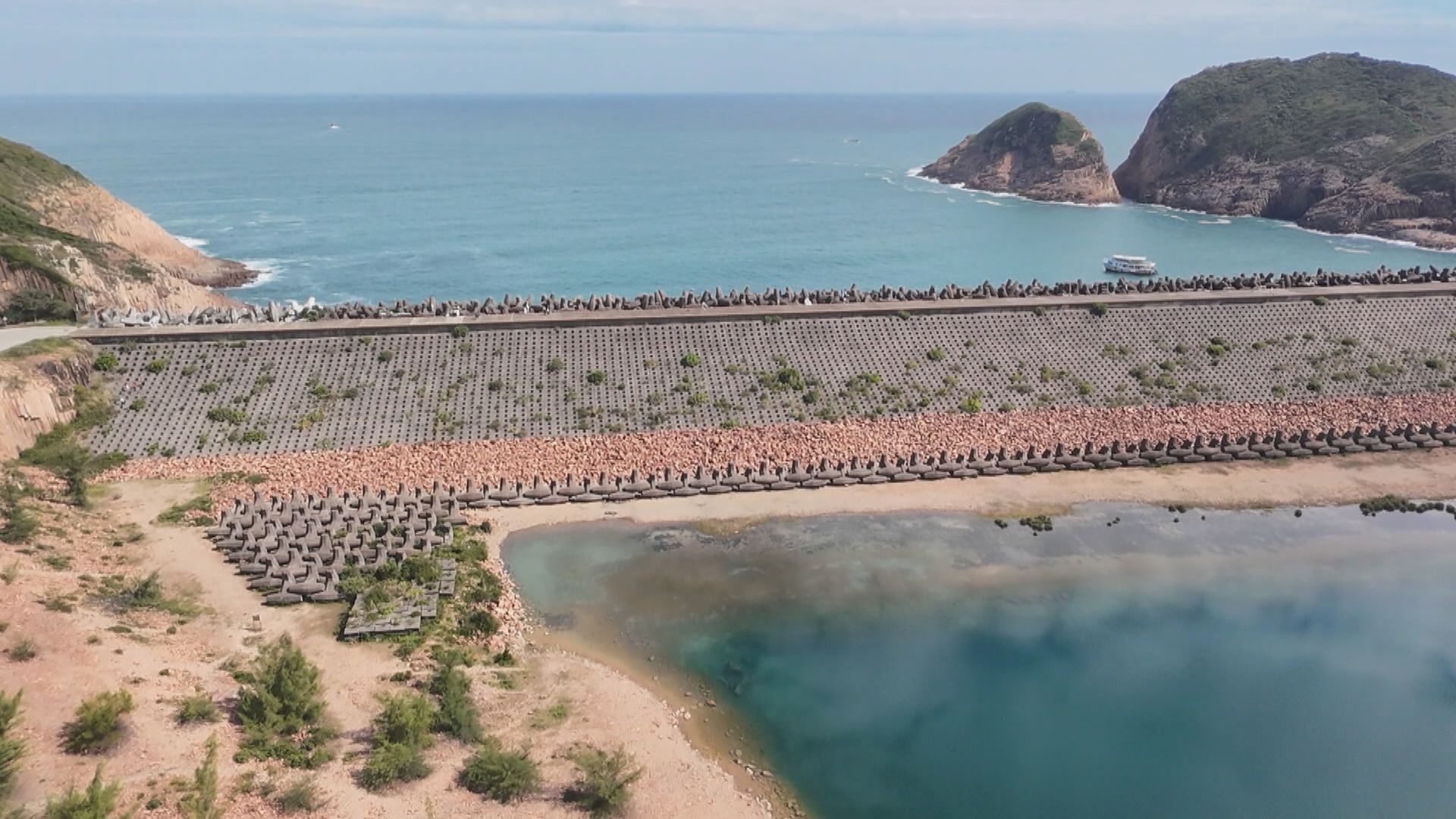 東壩假日吸大批旅客 羅淑佩:考慮交通工具預約制處理人流