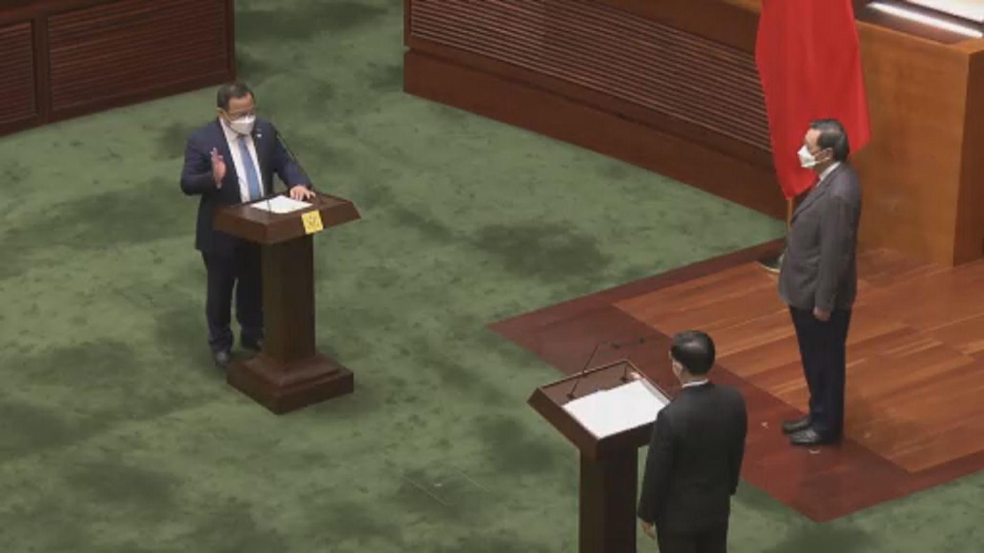 何敬康、尚海龍等四人宣誓就任立法會議員