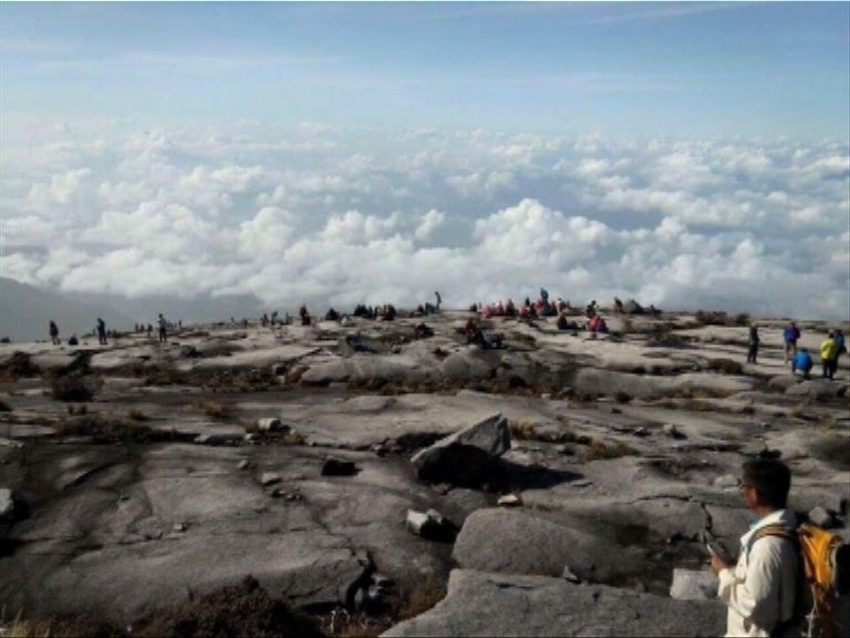 沙巴六級地震逾百登山客仍被困