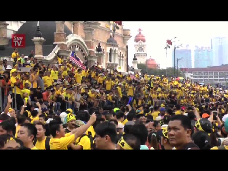 吉隆坡數以萬計民眾上街示威