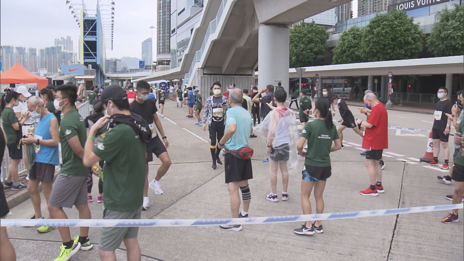 香港馬拉松周日舉行港九多處封路　跑手禁帶政治標語