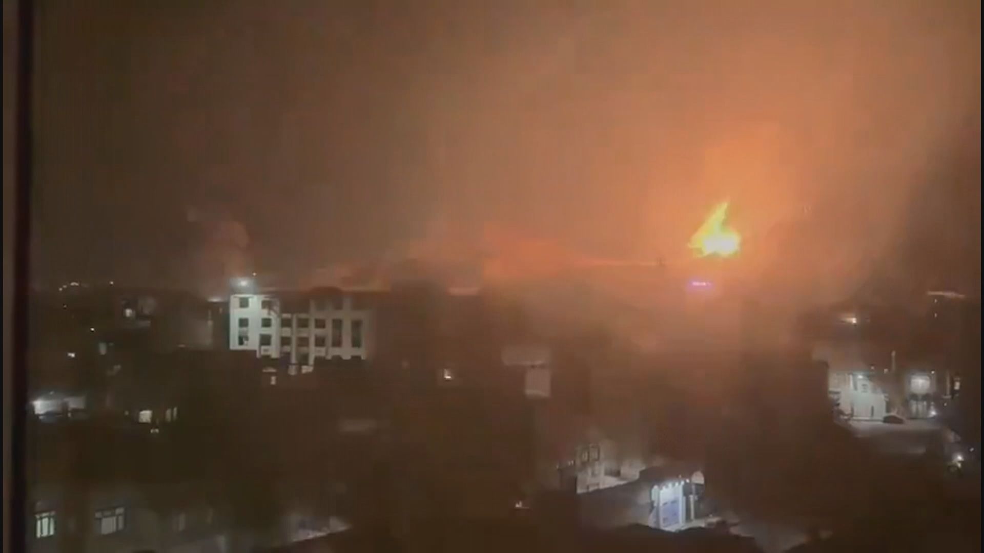 美英再次聯手空襲也門 首都薩那傳出爆炸聲