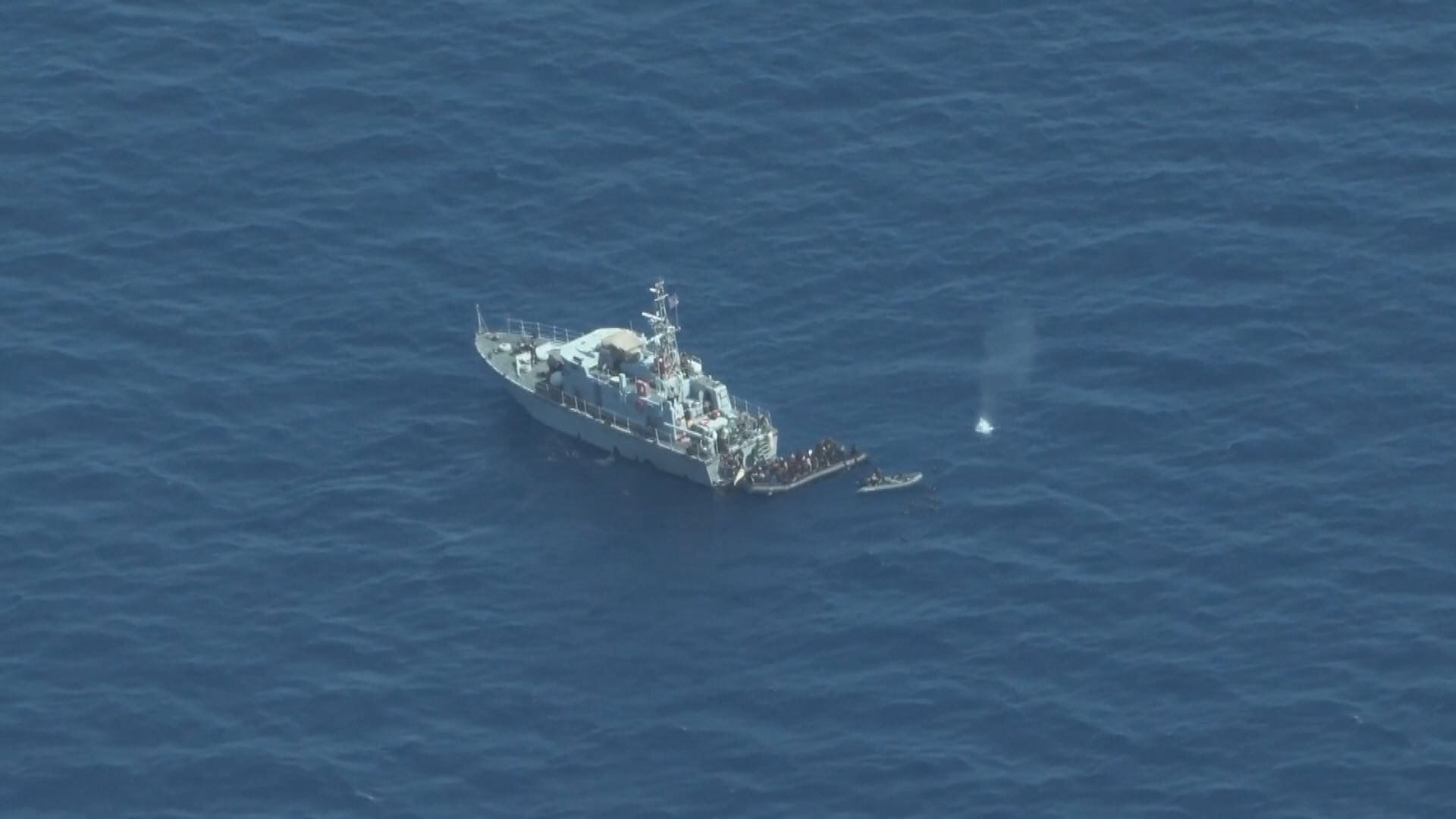 利比亞海岸防衛隊攔截難民救援船　期間曾向天開槍