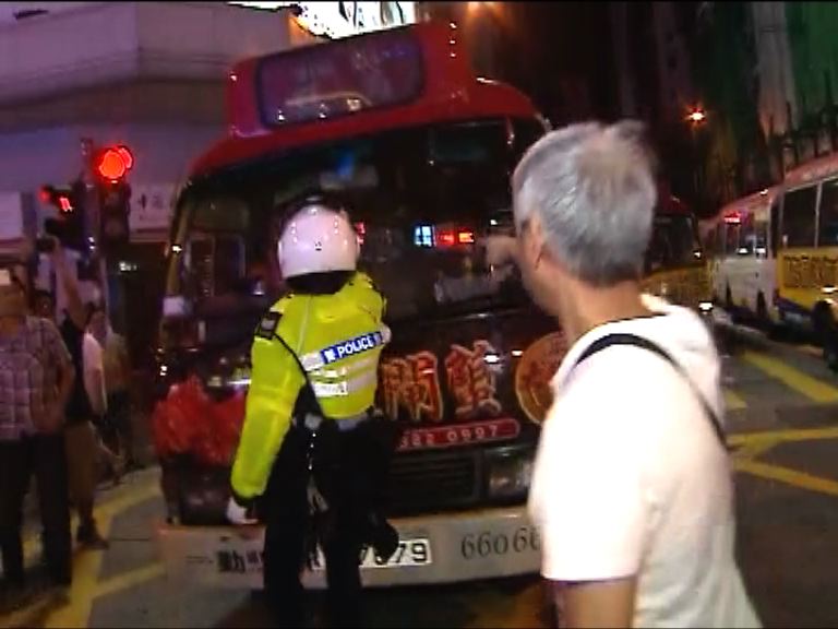 堵塞上海街小巴司機與警方今天開會