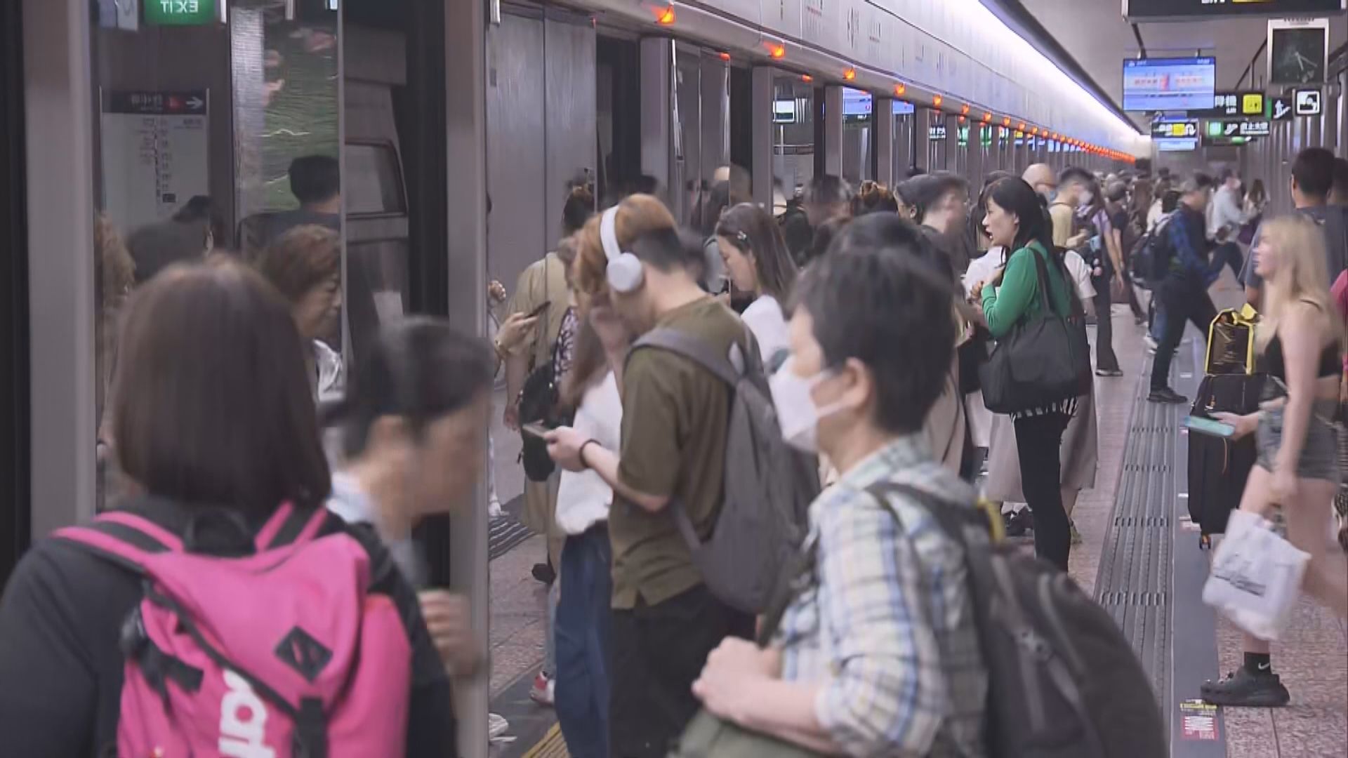 港鐵中秋節通宵行駛　電車服務至凌晨一時