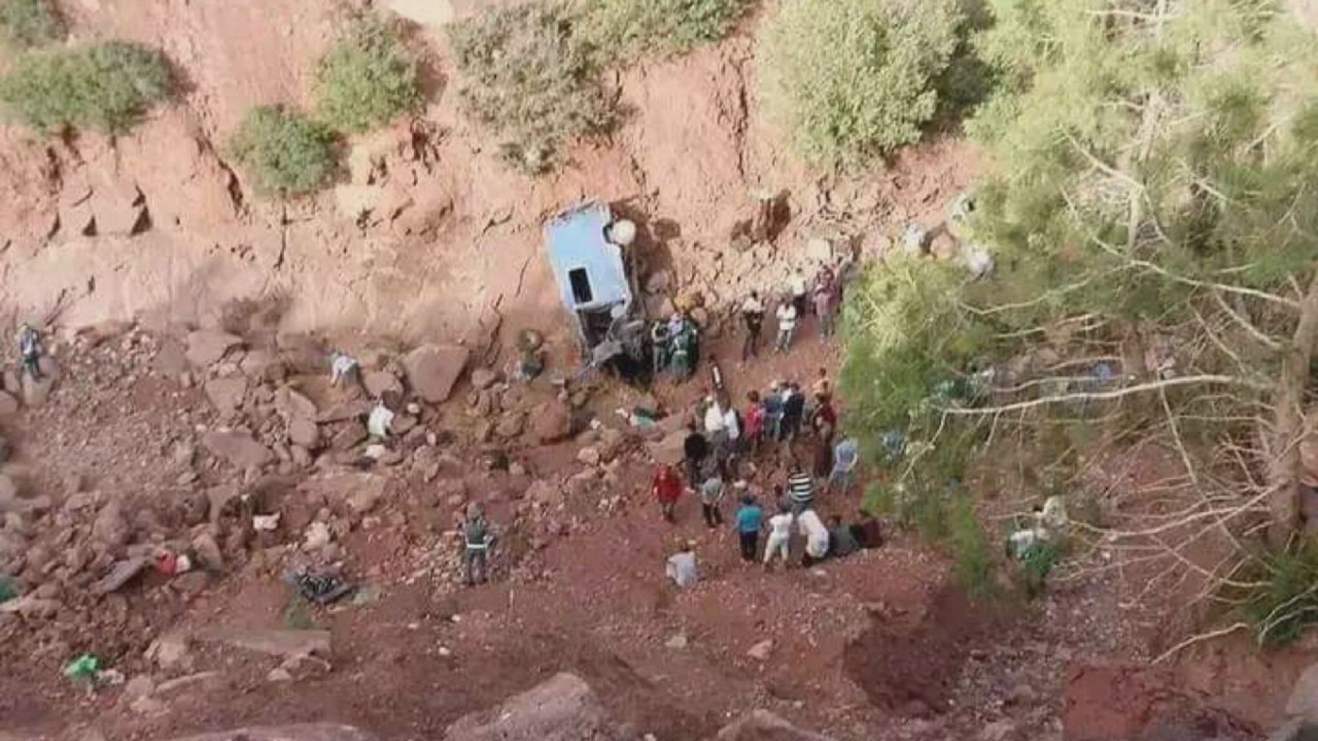 摩洛哥小型巴士翻側至少24死