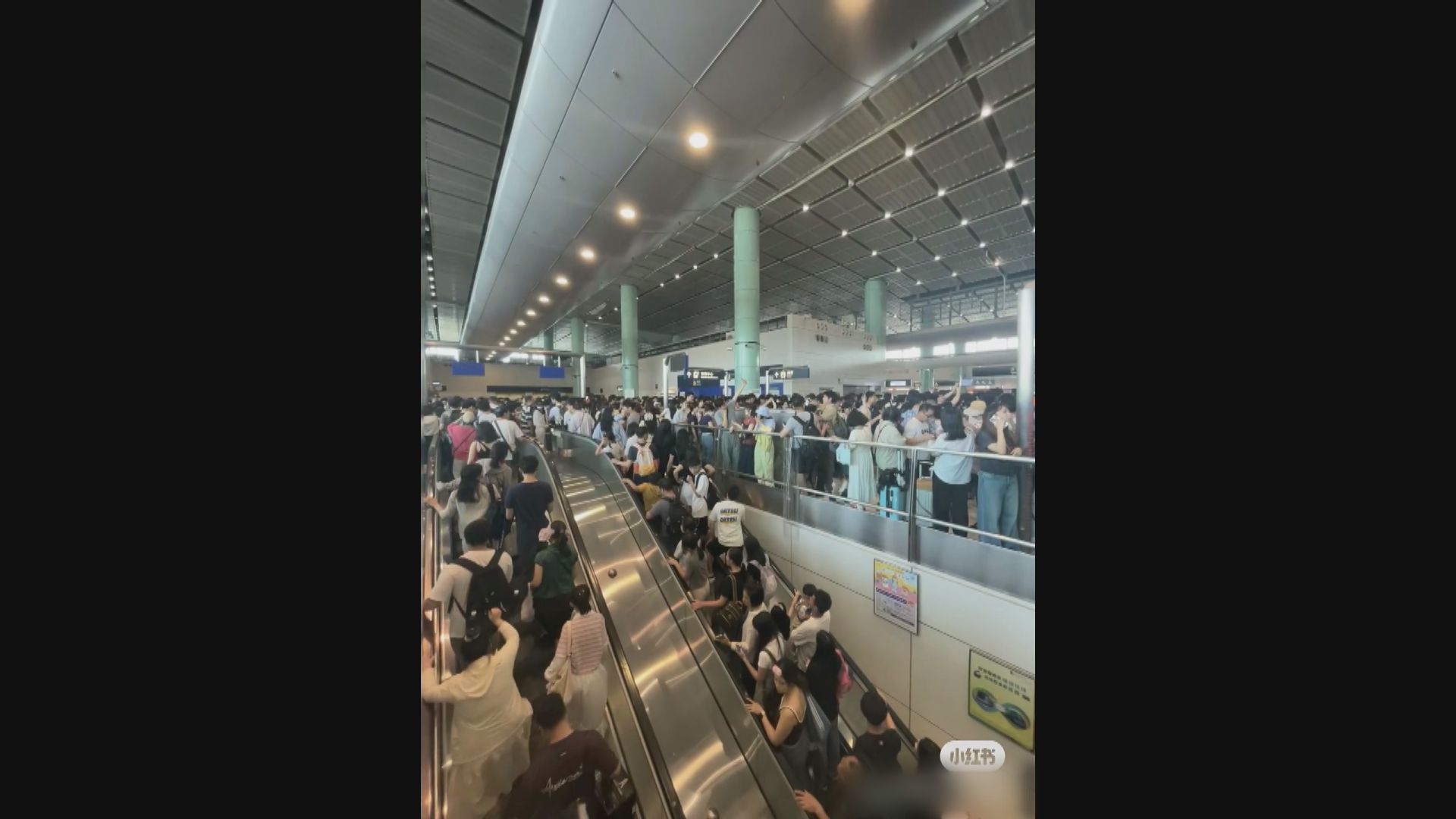 五一黃金周|落馬洲站周五網絡擠塞一度無法啟動乘車二維碼 港鐵已提升數據及Wi-fi容量