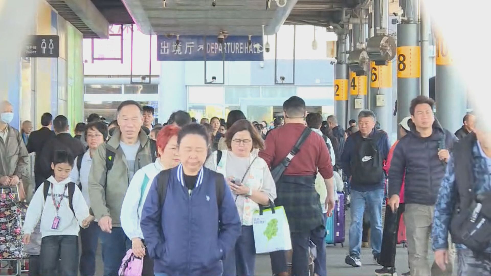 周日起深圳居民赴港恢復「一簽多行」　姚柏良指旺季前放寬措施是好時機