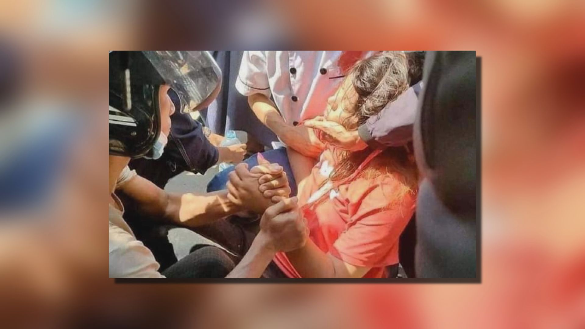 緬甸警察武力驅散示威者　報道指一女子頭部被實彈打中